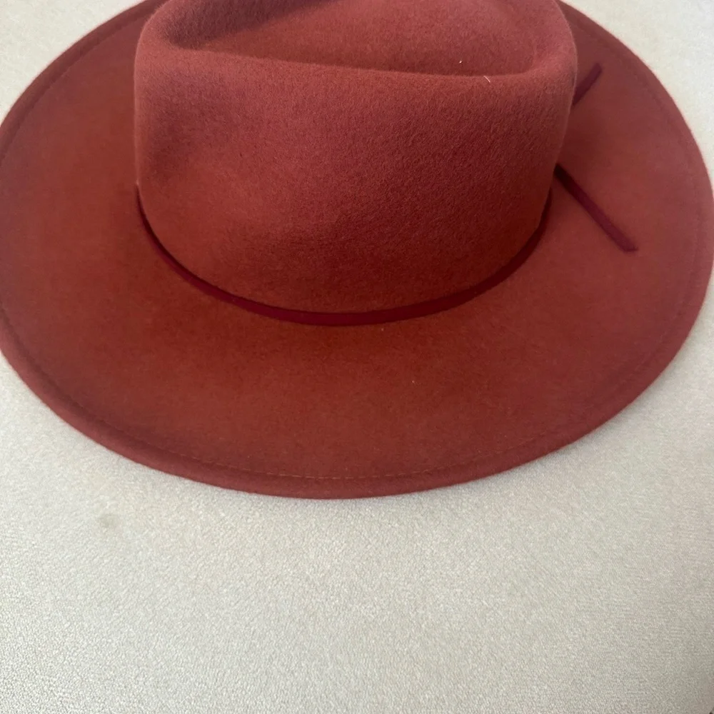 Sonoma Deep Red 💯 Wool Hat